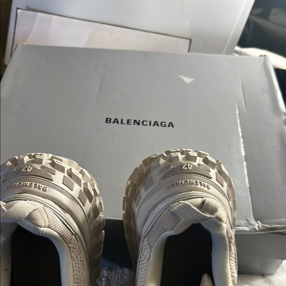 Balenciaga Bouncer Sneakers Men’s Size EU-42 US-8 Beige Athletic Shoes - Picture 15 of 16